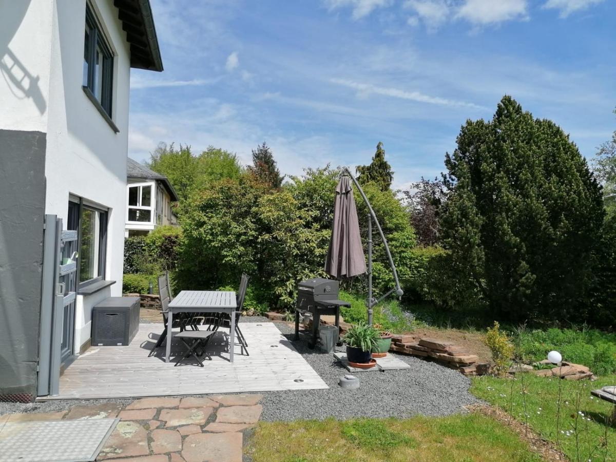 Moderne Familienfreundliche Wohnung Am Waldrand Von Pruem Mit Terrasse Dış mekan fotoğraf